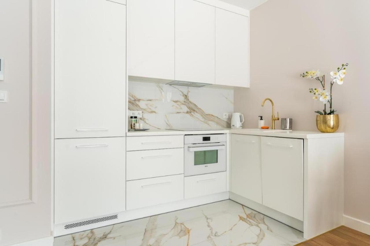 Apartament Mennica Residence - Golden Apartments - Comfortable And Stylish Warszawa Eksteriør billede