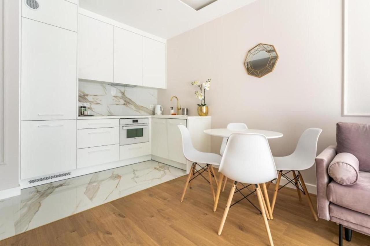 Apartament Mennica Residence - Golden Apartments - Comfortable And Stylish Warszawa Eksteriør billede
